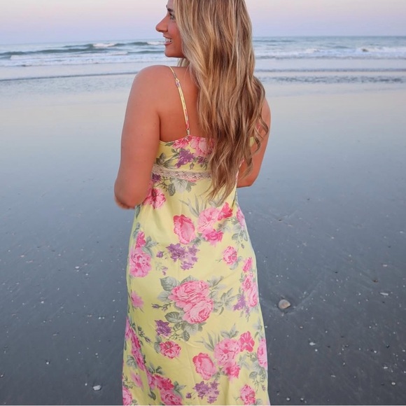 Wayf Floral Yellow midi  Dress NEW - Picture 4 of 16